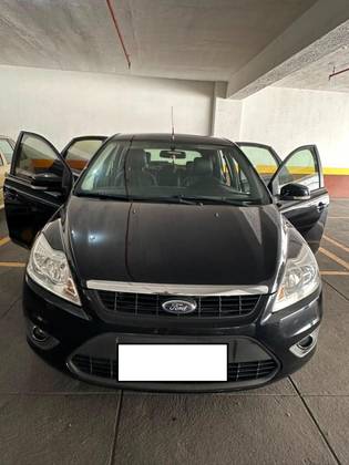 FORD FOCUS 1.6 GL 16V FLEX 4P MANUAL FORD FOCUS 1.6 GL 16V FLEX 4P MANUAL